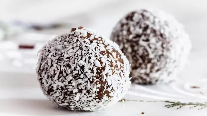 Raw Choco Bites With Oats And Carrots