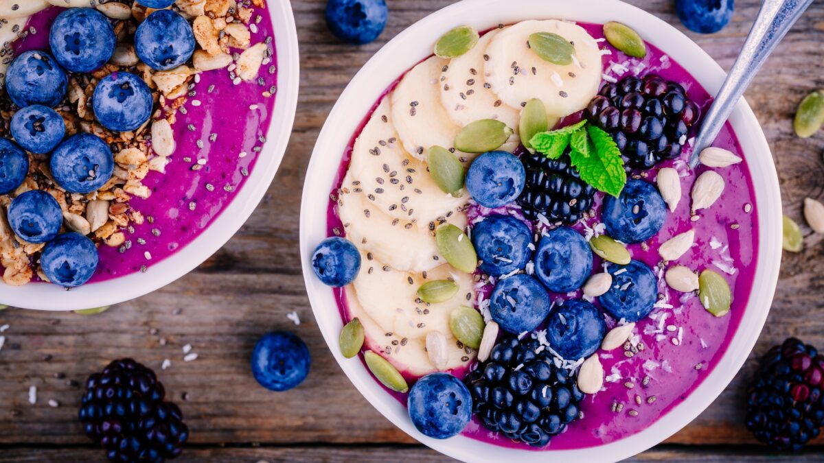 Vegan Breakfast - vegan smoothie bowl