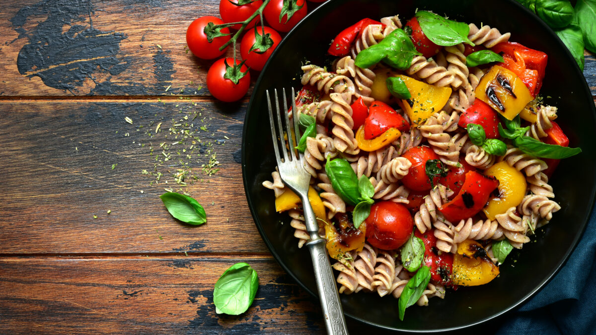 easy vegan meals - pasta with roast vegetables