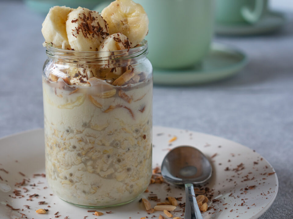Plant-based health and fitness - overnight oats for breakfast